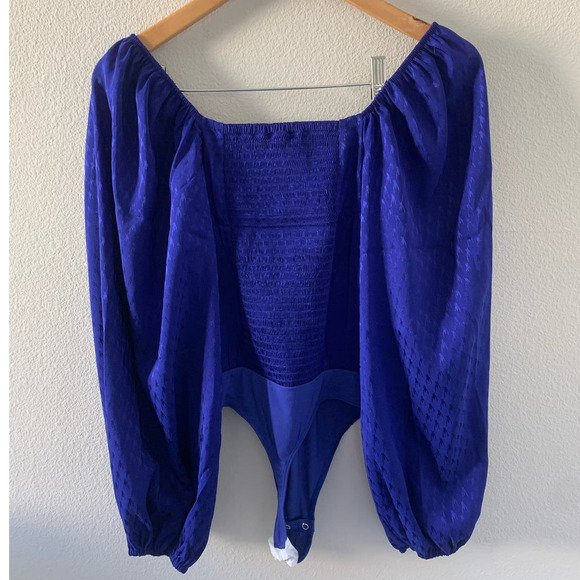 EXPRESS Satin Jacquard Tie Front Thong Bodysuit - Picture 6 of 11